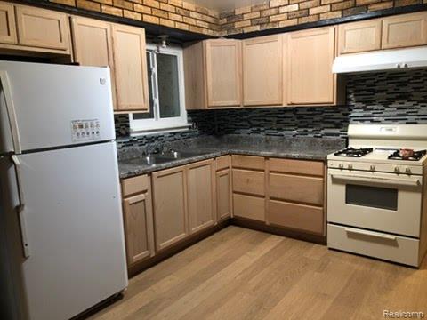 1009 E Holbrook Avenue Property Photo 1