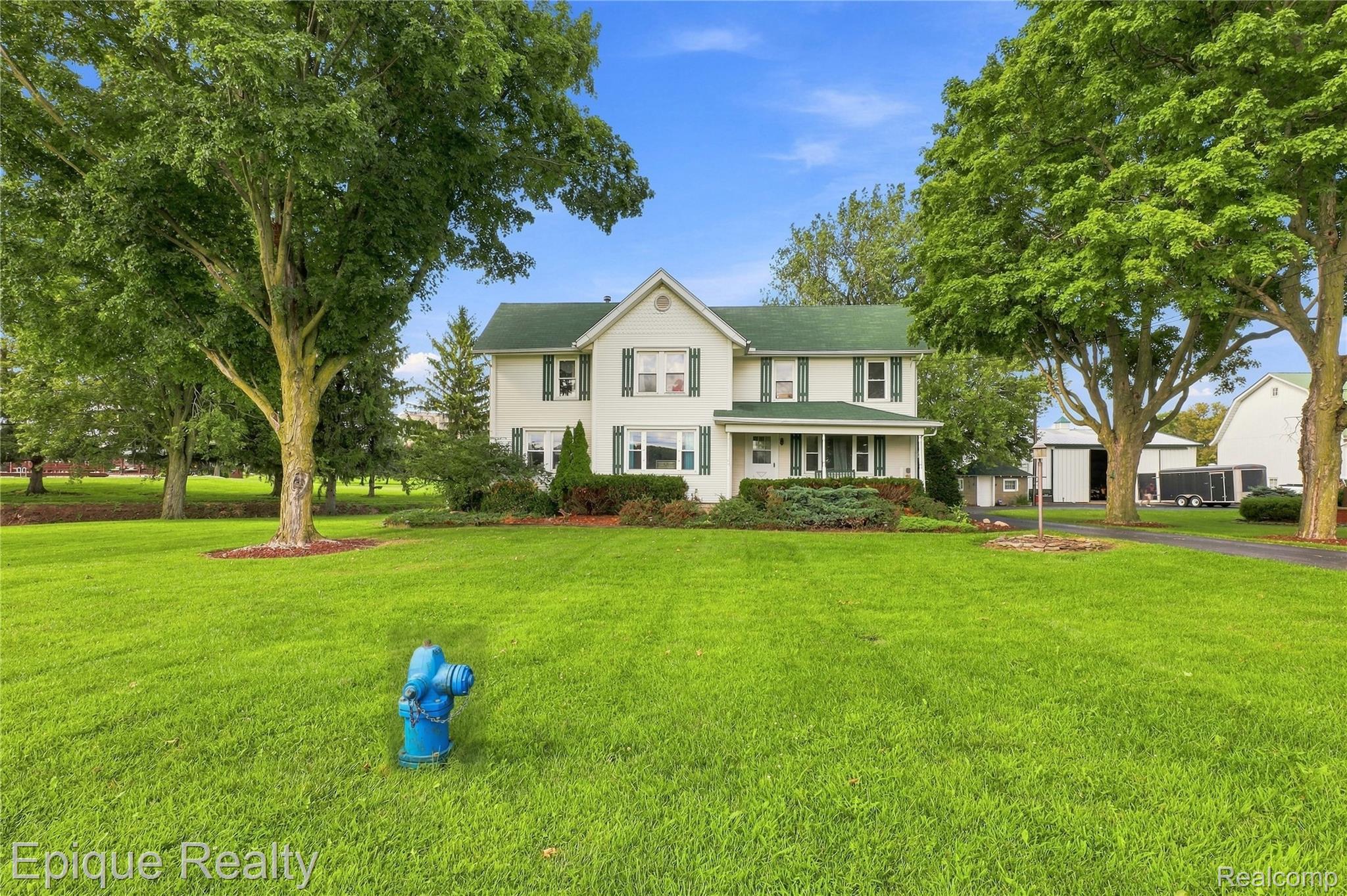 7228 Yankee Road Property Photo 4