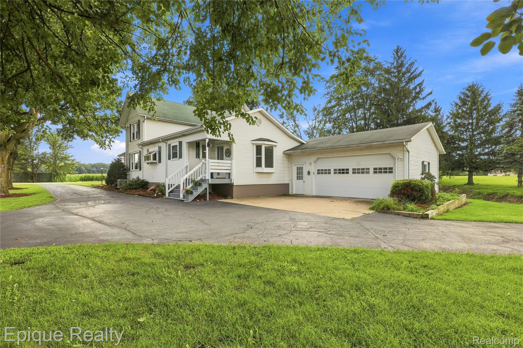 7228 Yankee Road Property Photo 10
