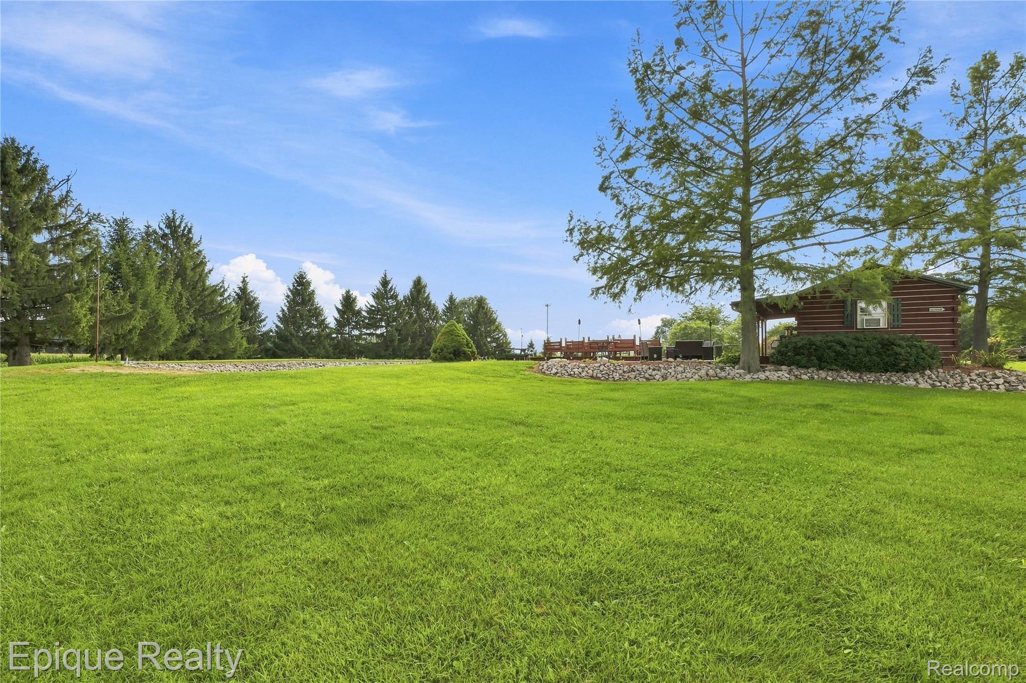 7228 Yankee Road Property Photo 12