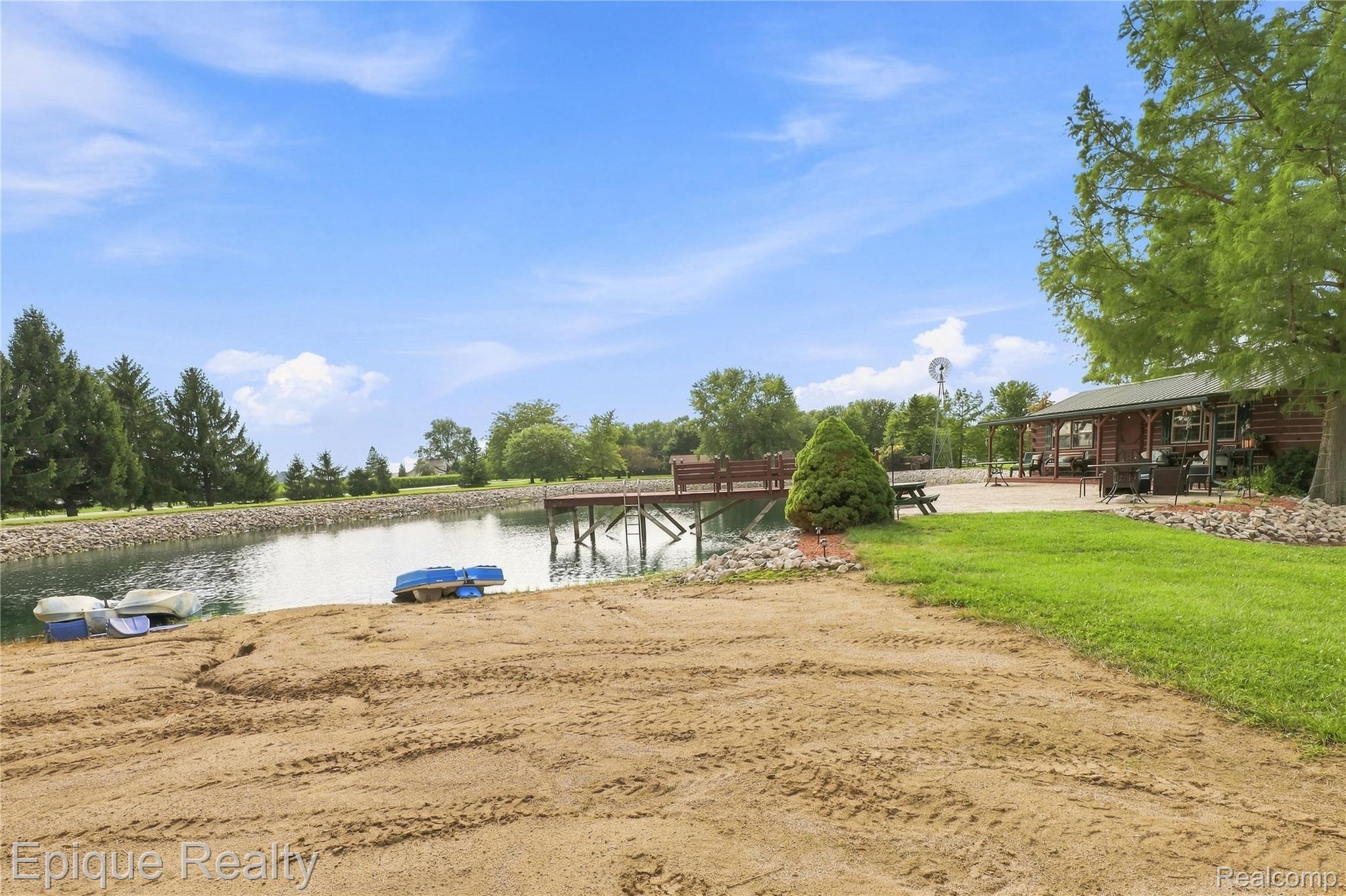 7228 Yankee Road Property Photo 14