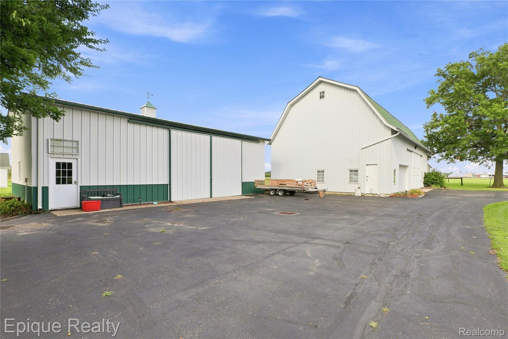 7228 Yankee Road Property Photo 24