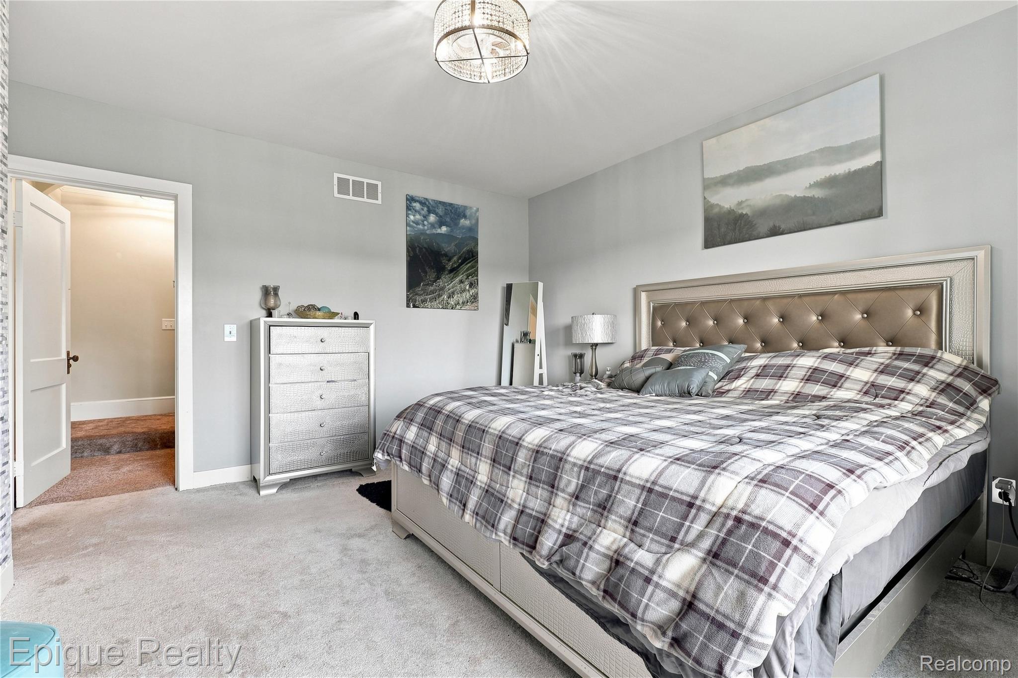 7228 Yankee Road Property Photo 45