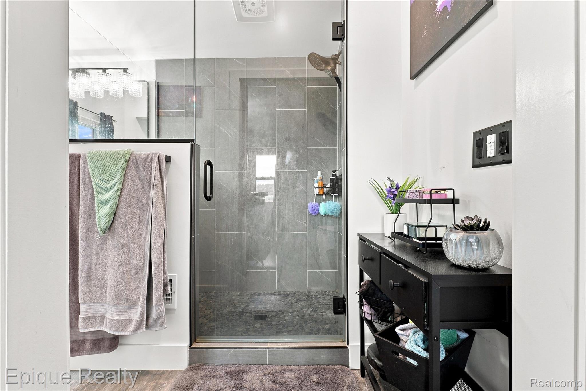 7228 Yankee Road Property Photo 49