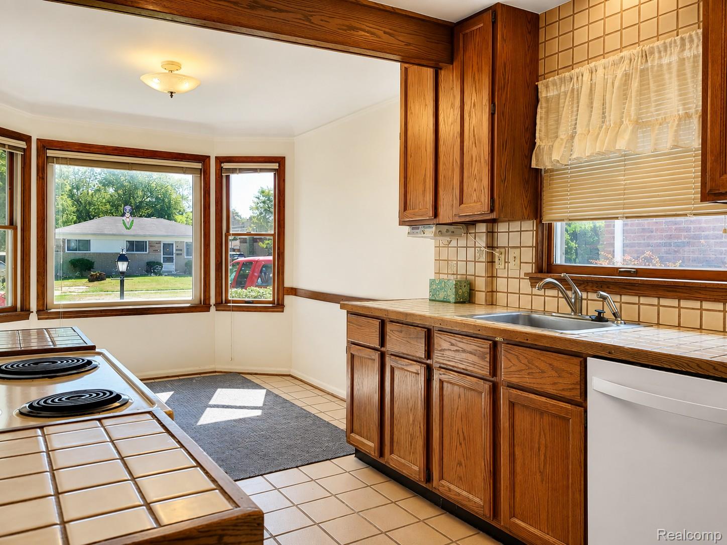 11745 Riverdale Property Photo 5
