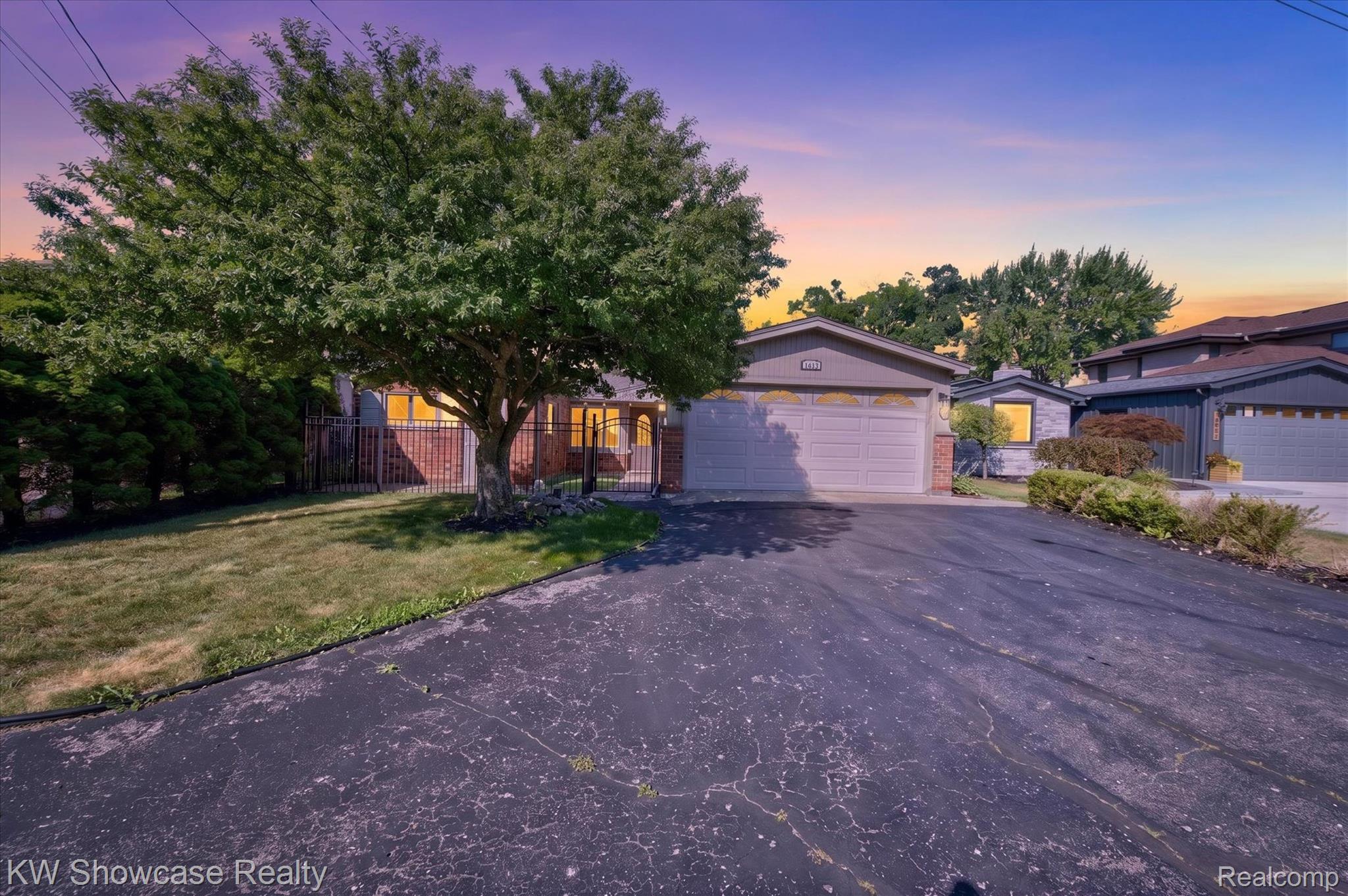 1813 Shankin Drive Property Photo 1
