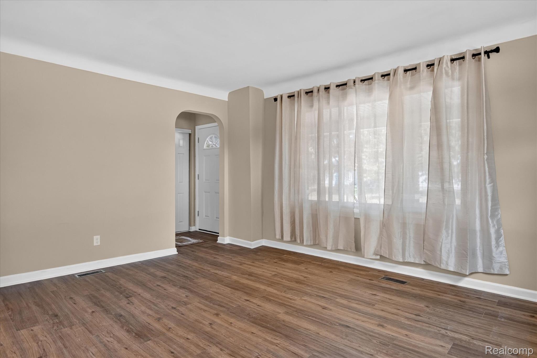 28264 Waltz Road Property Photo 7