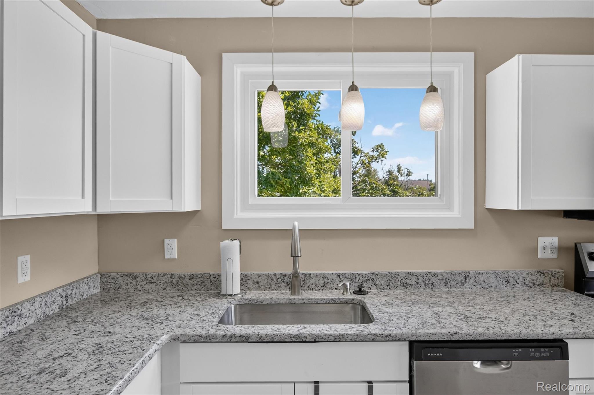 28264 Waltz Road Property Photo 12