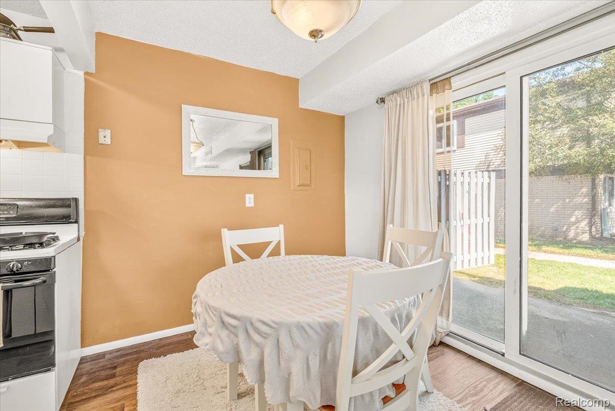 41282 N Woodbury Green Drive Property Photo 6