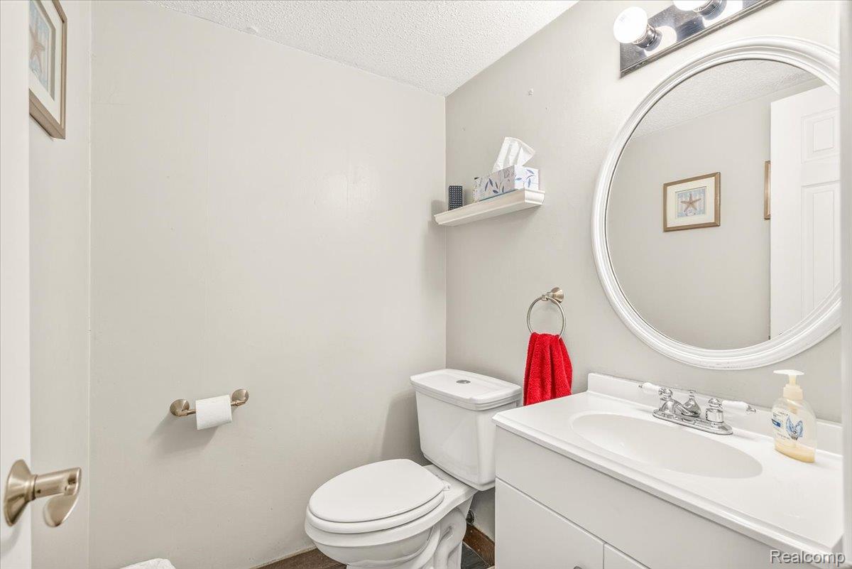 41282 N Woodbury Green Drive Property Photo 9