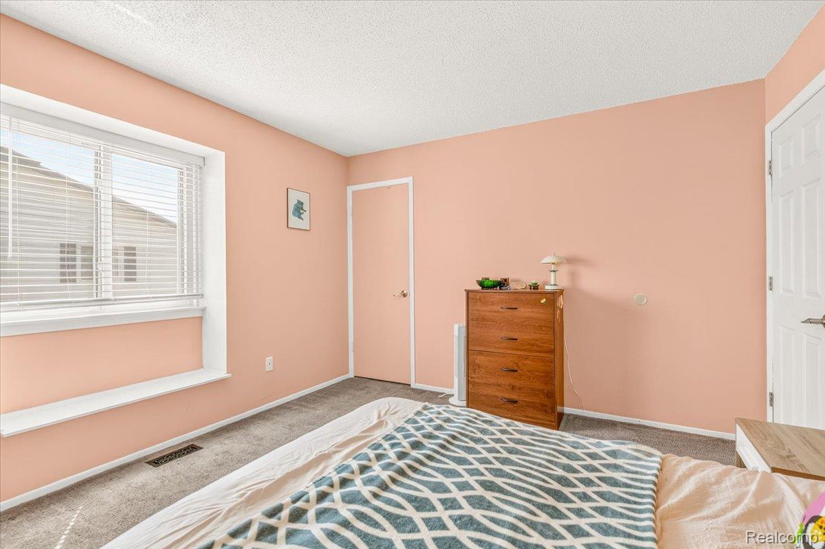 41282 N Woodbury Green Drive Property Photo 13