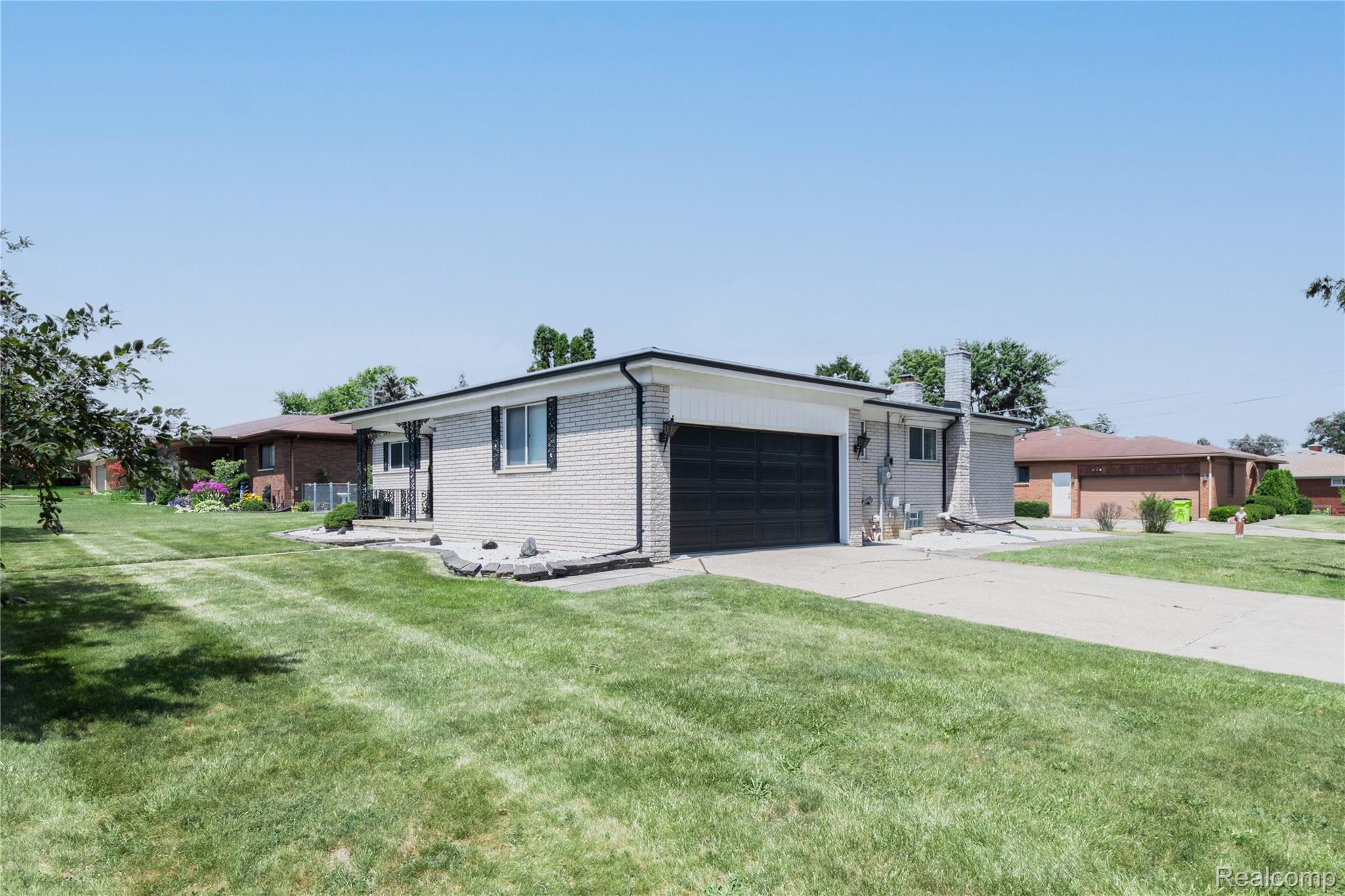 18863 Monica Drive Property Photo 2