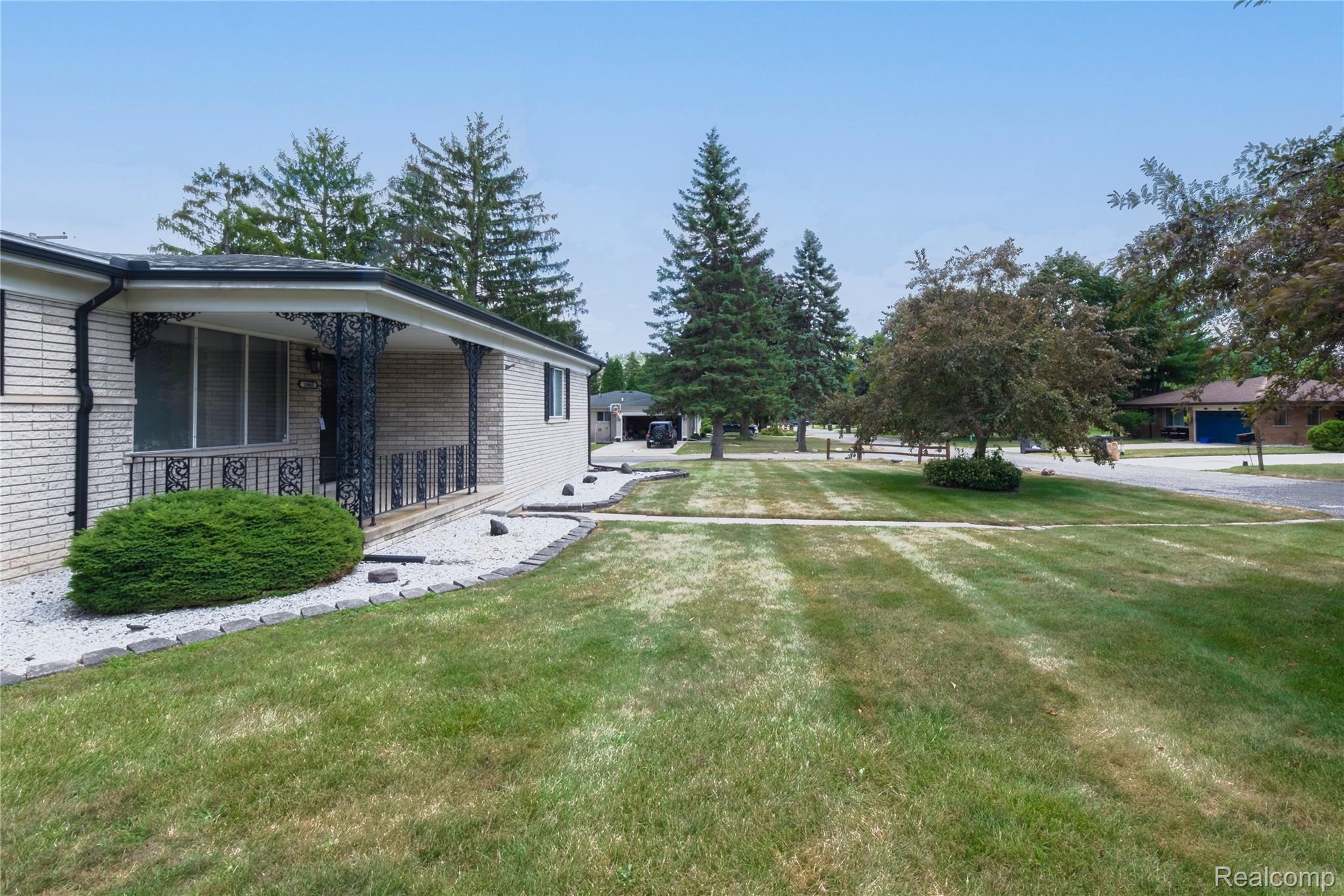 18863 Monica Drive Property Photo 3