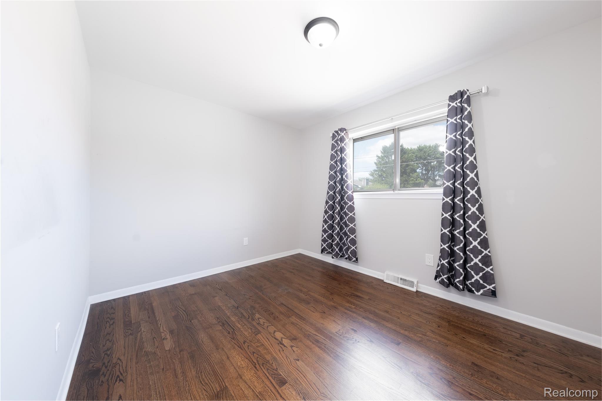 18863 Monica Drive Property Photo 12