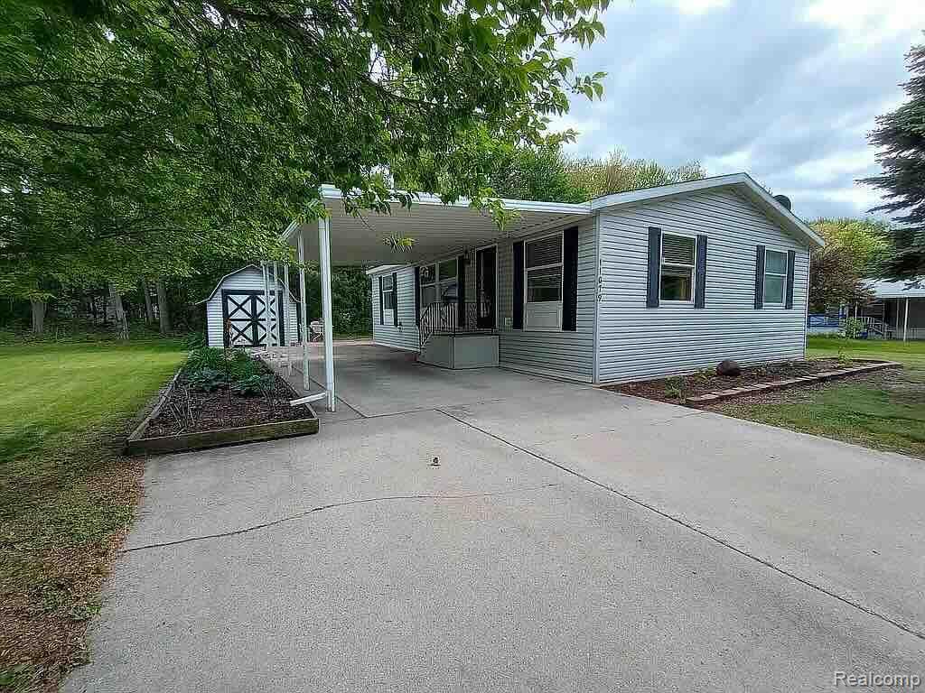 11079 Armstrong Property Photo 1