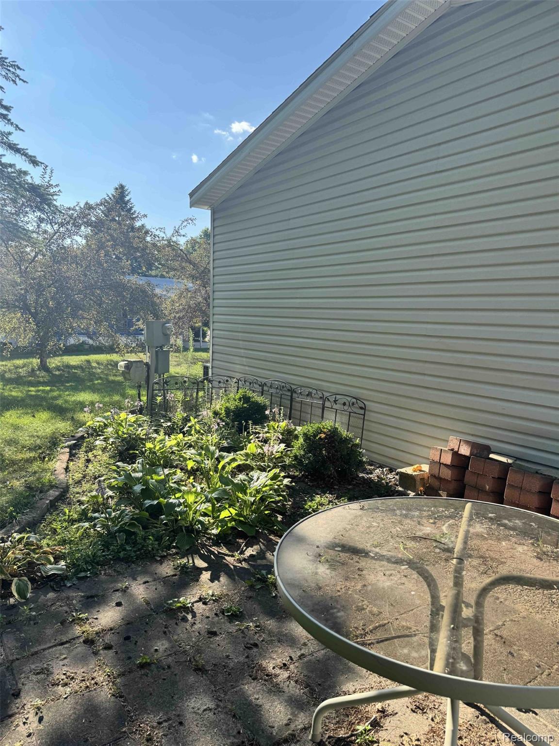 11079 Armstrong Property Photo 7