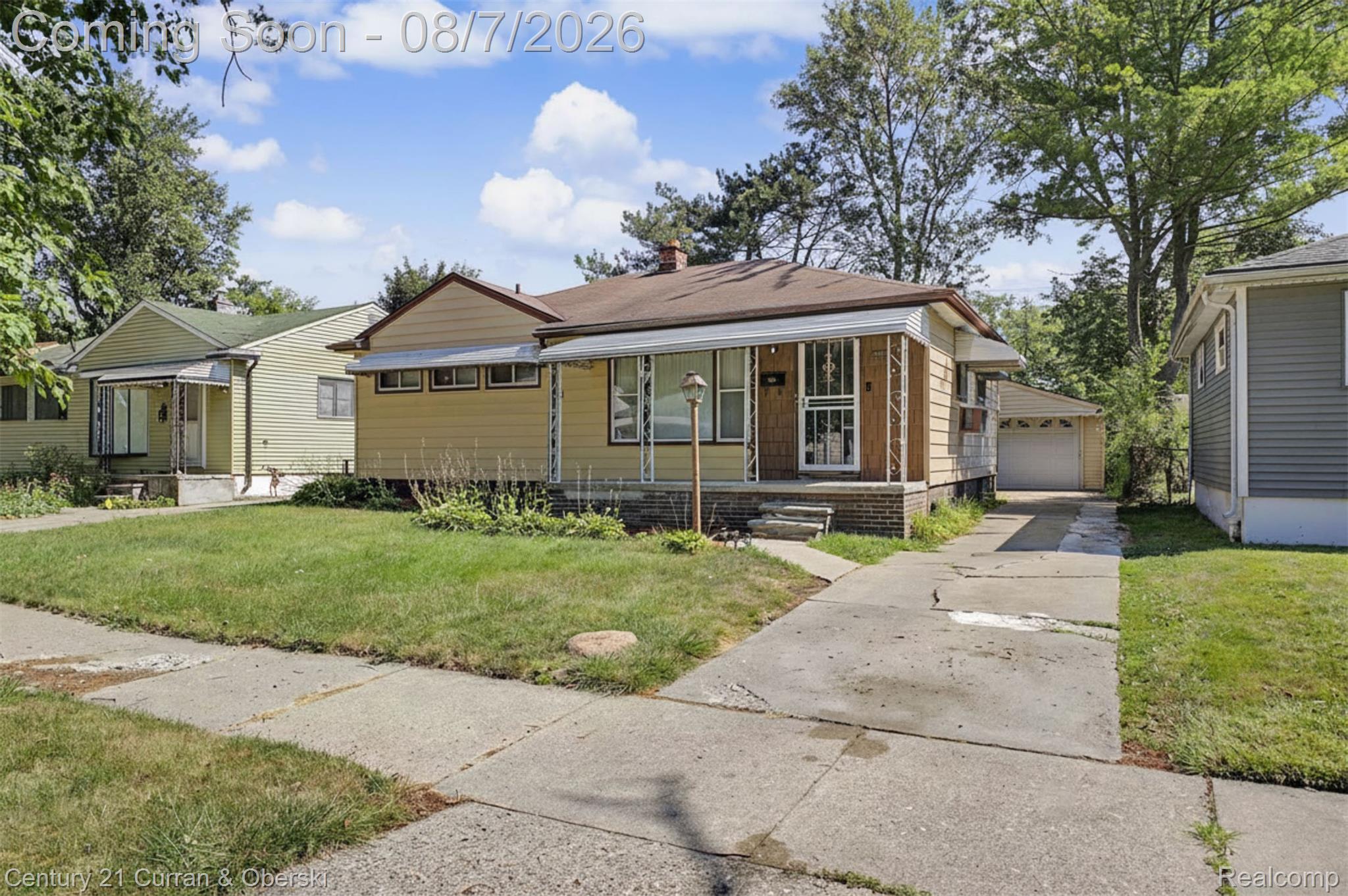 28040 Rosewood Street Property Photo 1