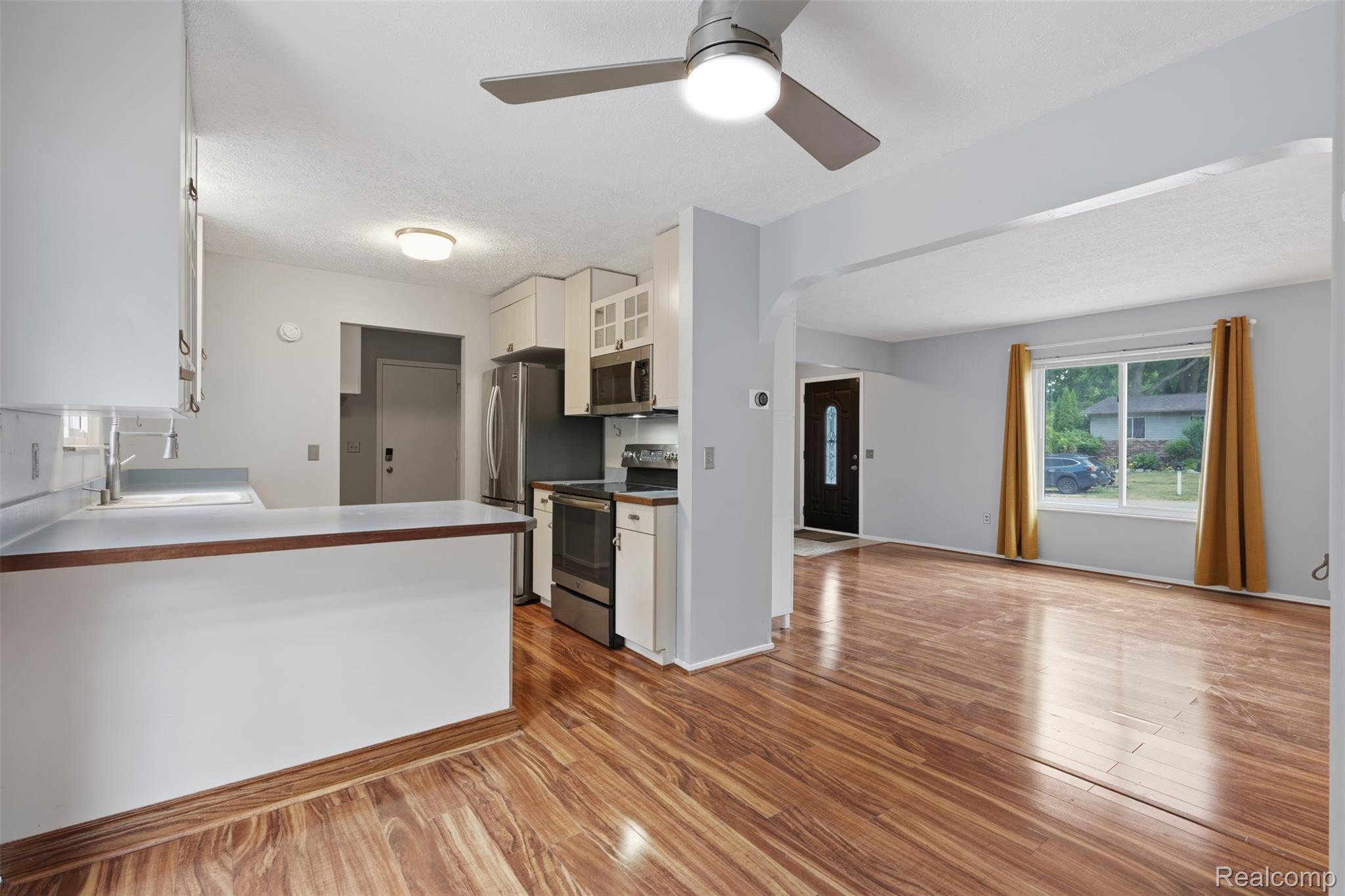 968 Parallel Street Property Photo 7