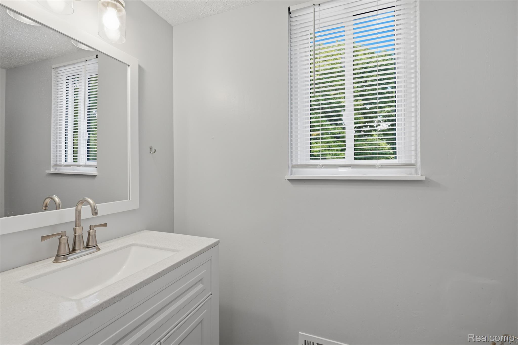 968 Parallel Street Property Photo 11