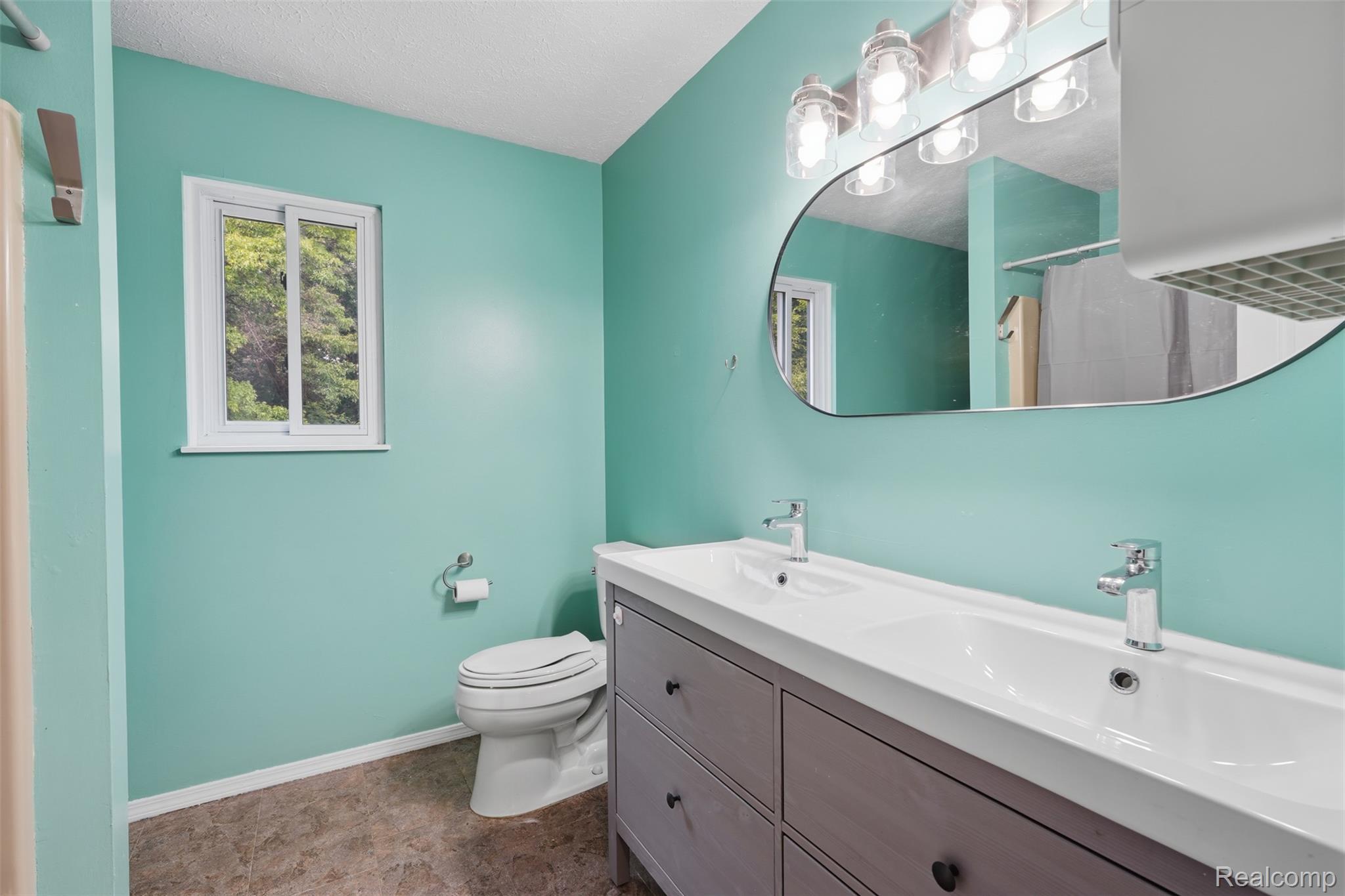 968 Parallel Street Property Photo 15
