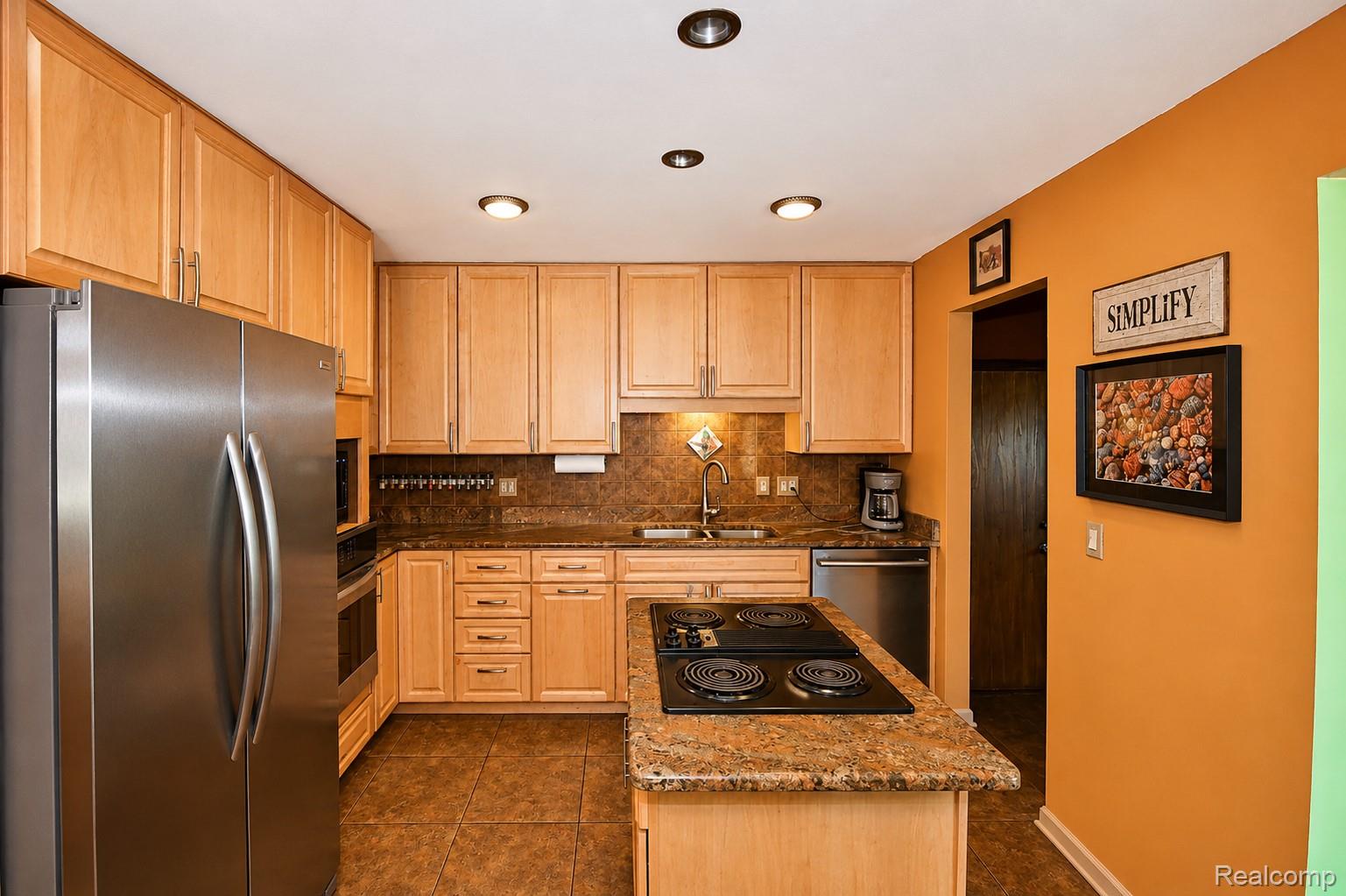 22783 Shadowglen Drive Property Photo 13