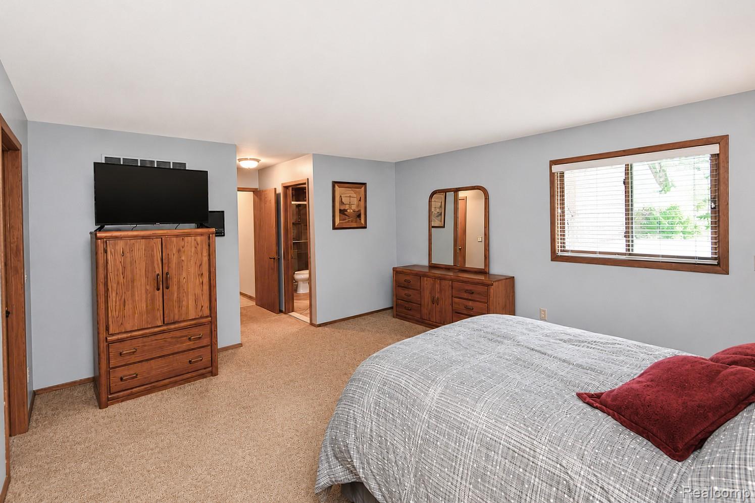 22783 Shadowglen Drive Property Photo 17