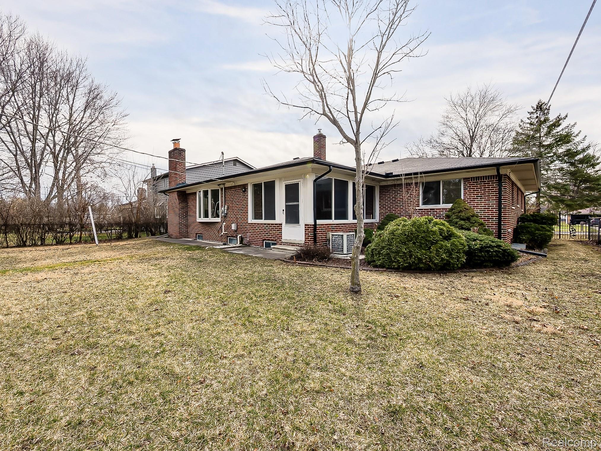25748 Curie Avenue Property Photo 40