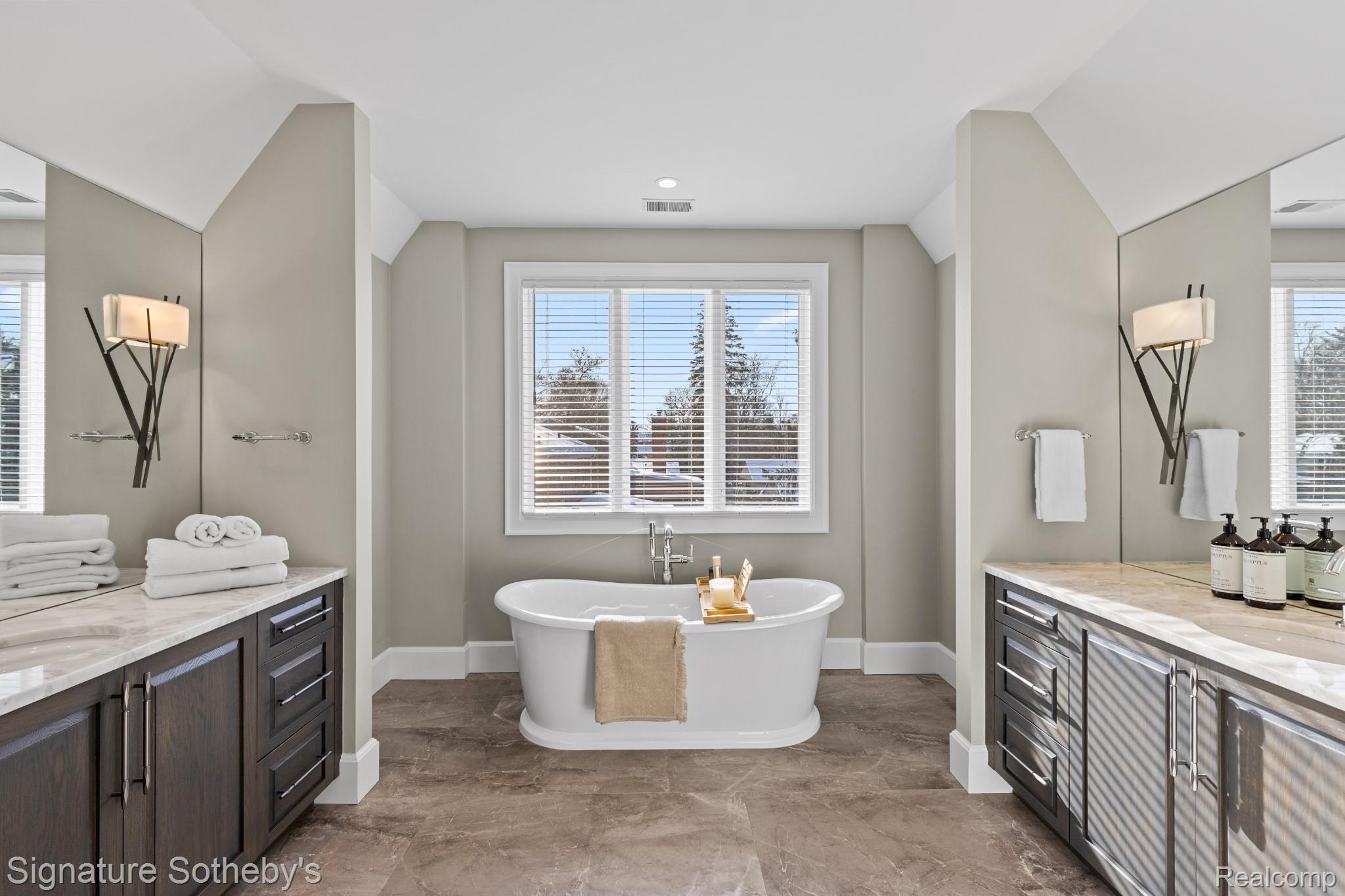 1295 Lakeside Drive Property Photo 19