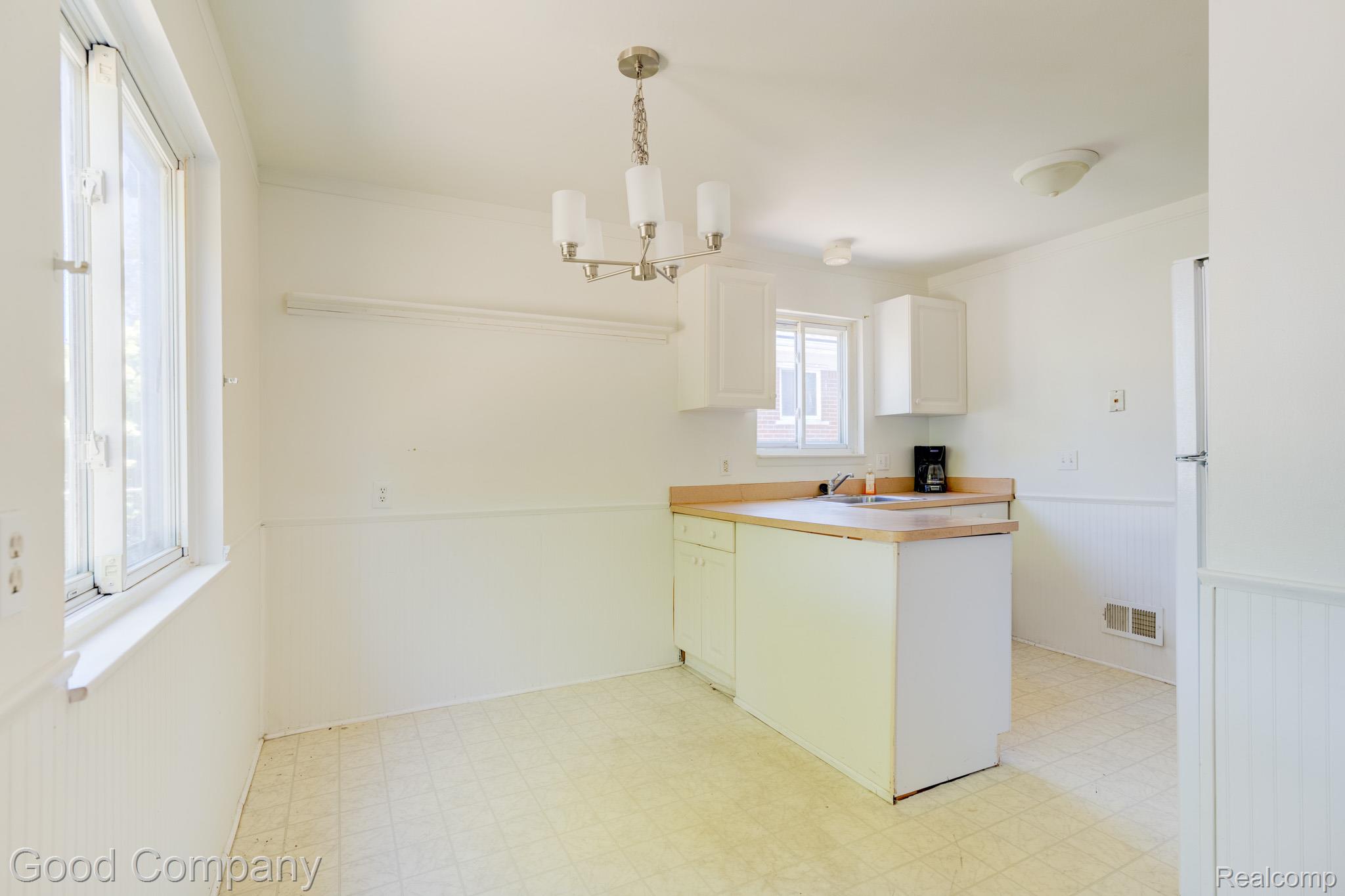 680 E Annabelle Avenue Property Photo 9
