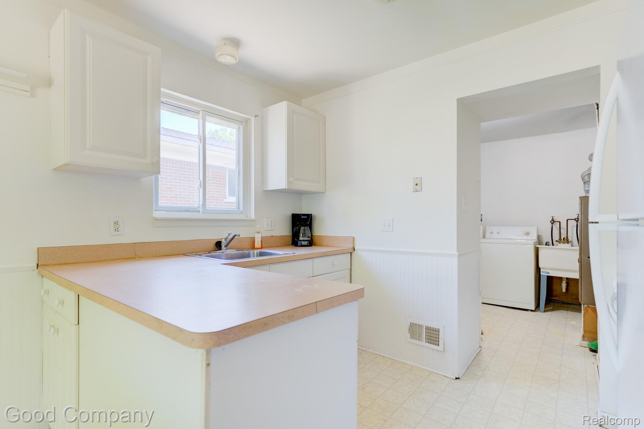 680 E Annabelle Avenue Property Photo 11