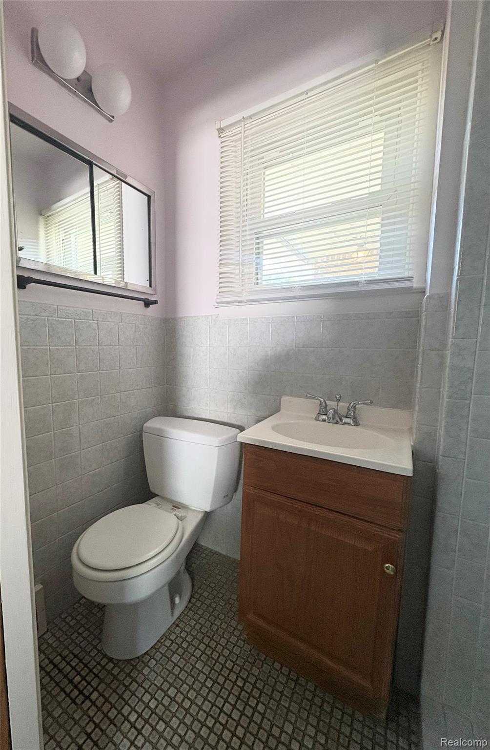 3441 E Maple Avenue Property Photo 9
