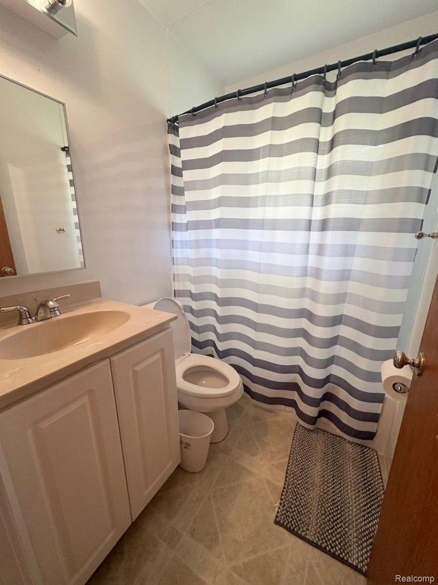 3441 E Maple Avenue Property Photo 11