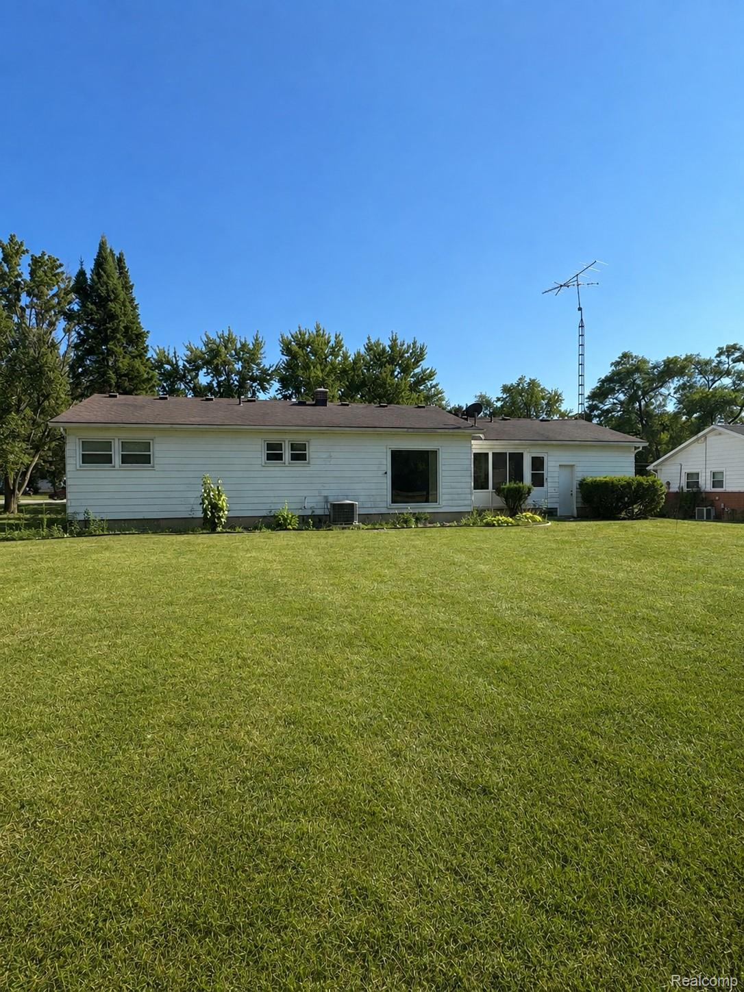 3441 E Maple Avenue Property Photo 16