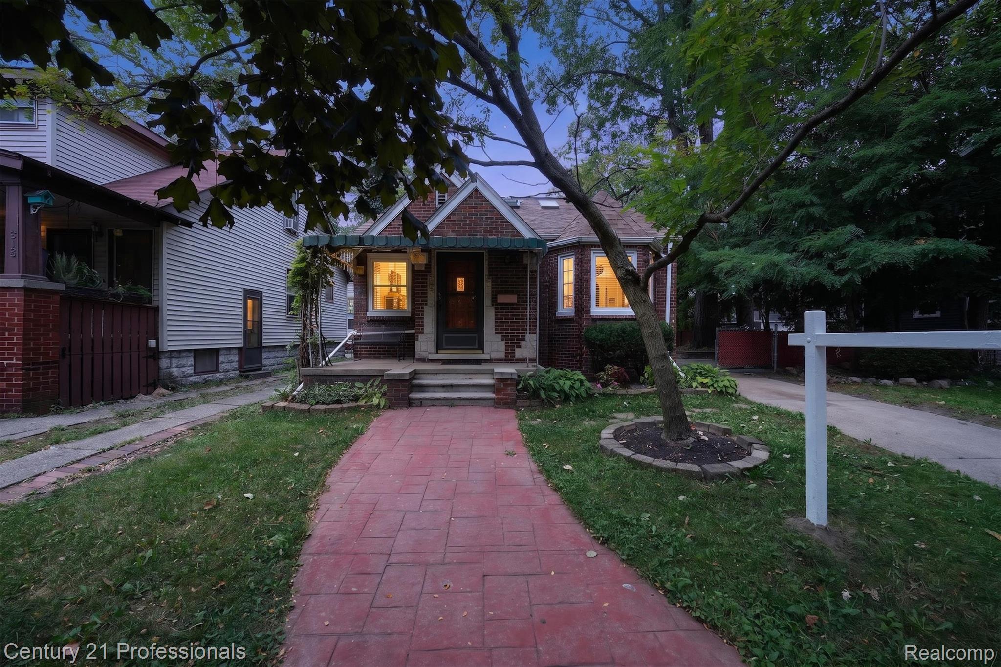 310 W Chesterfield Street Property Photo 1