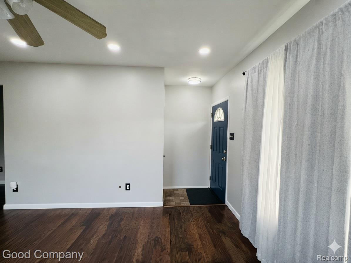 656 E Hudson Avenue Property Photo 2