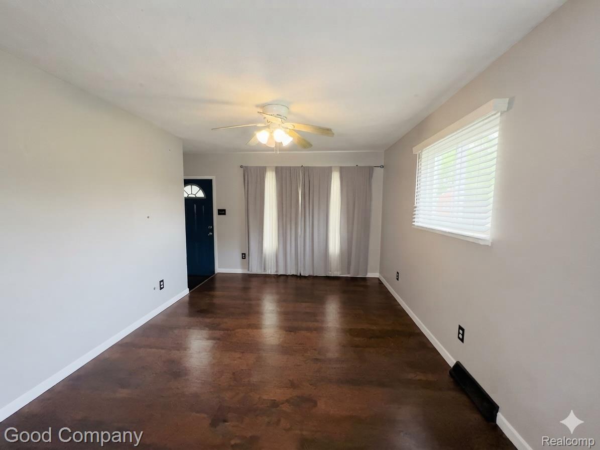 656 E Hudson Avenue Property Photo 3