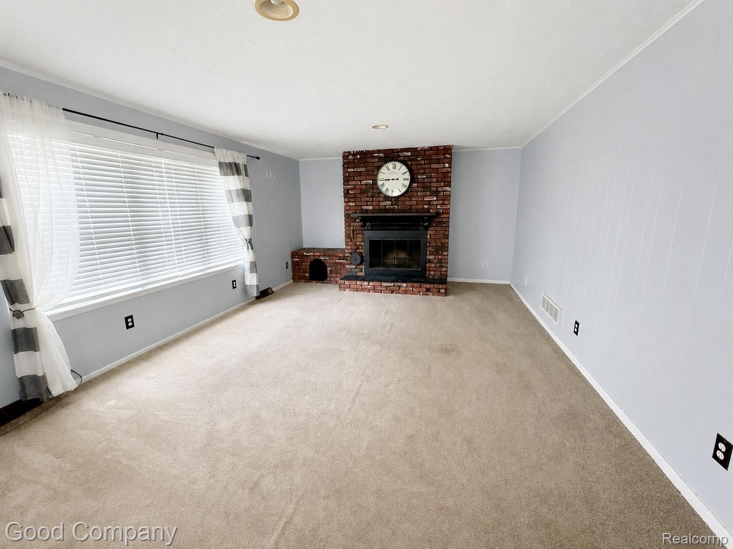 656 E Hudson Avenue Property Photo 6