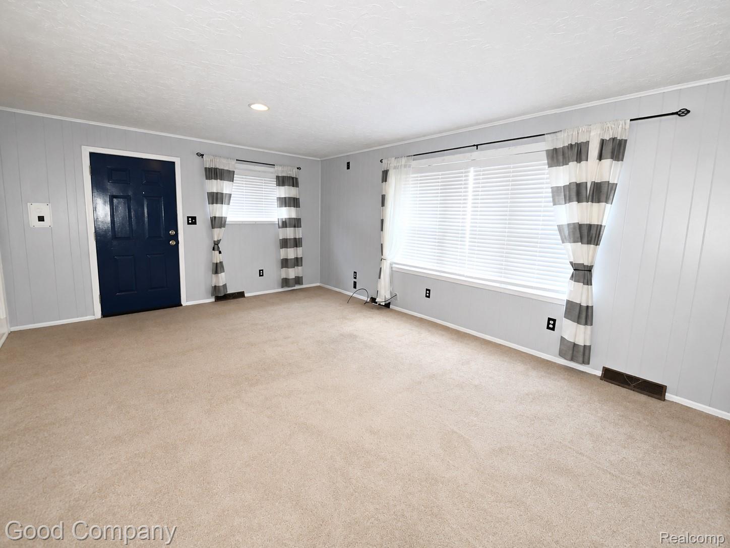 656 E Hudson Avenue Property Photo 7