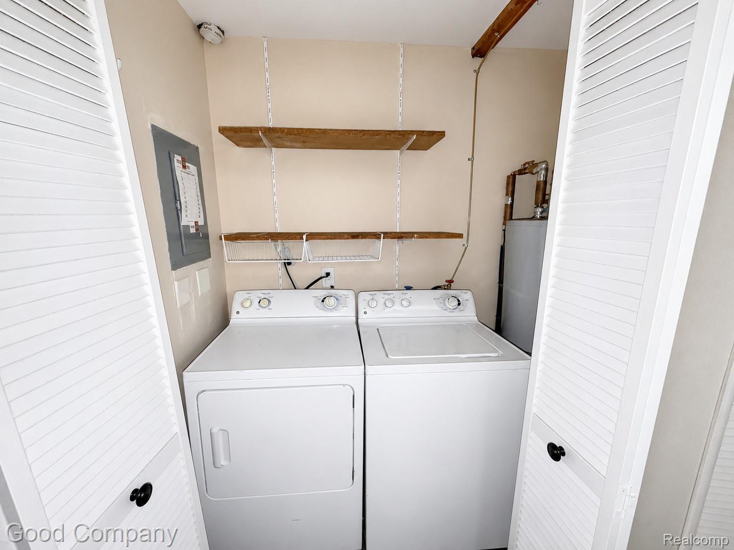 656 E Hudson Avenue Property Photo 9