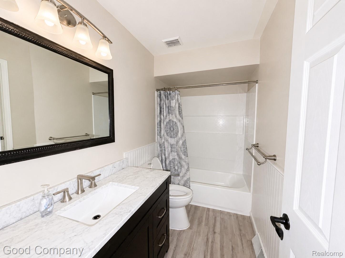 656 E Hudson Avenue Property Photo 12