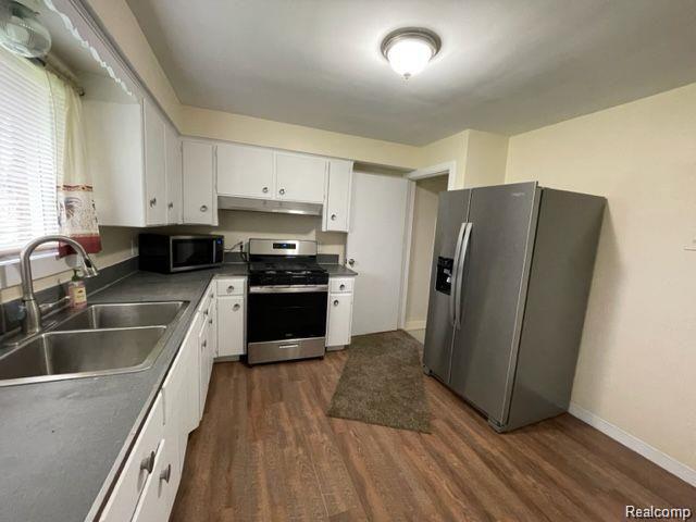 5122 W Bristol Road Property Photo 2