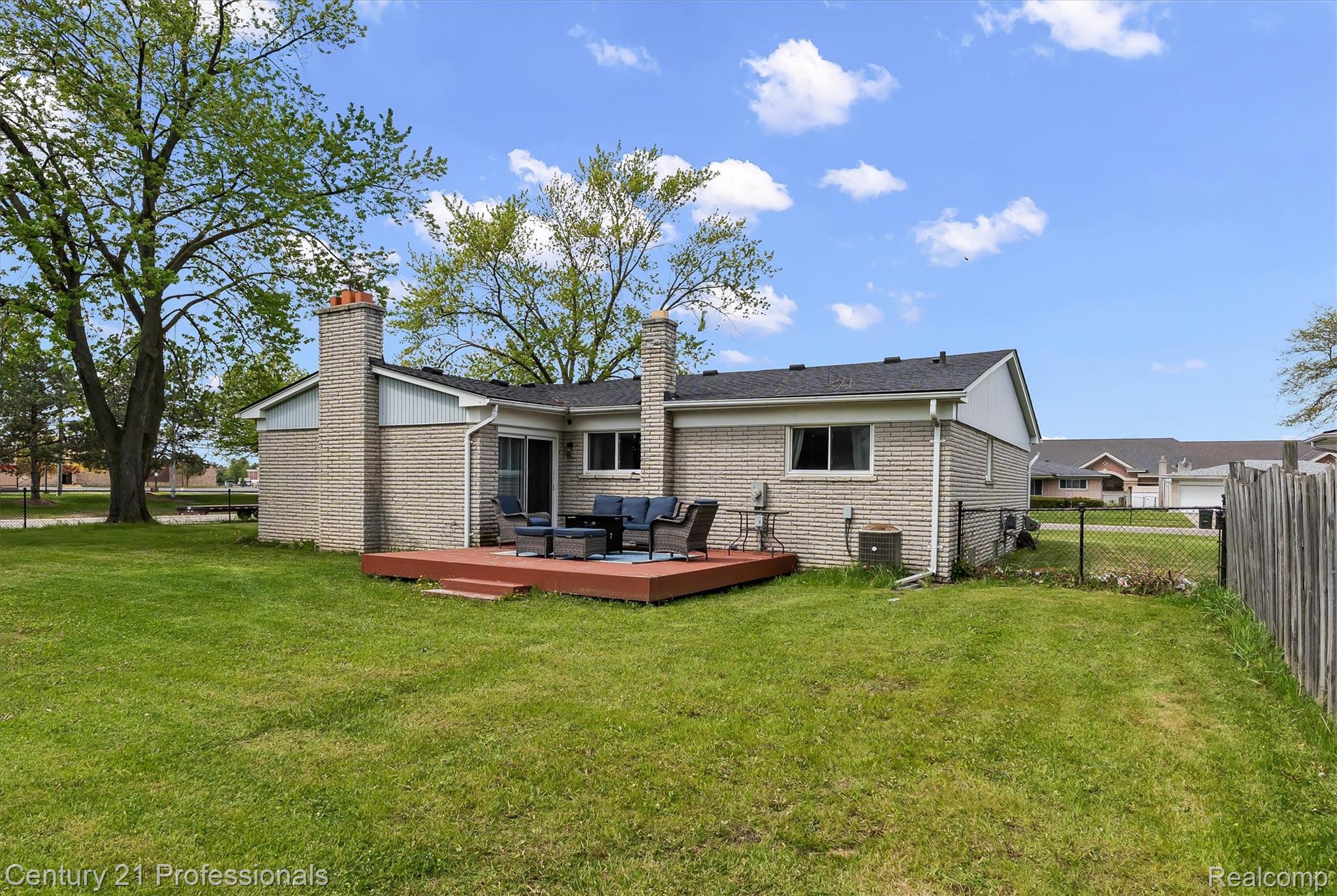 37010 Calka Drive Property Photo 28