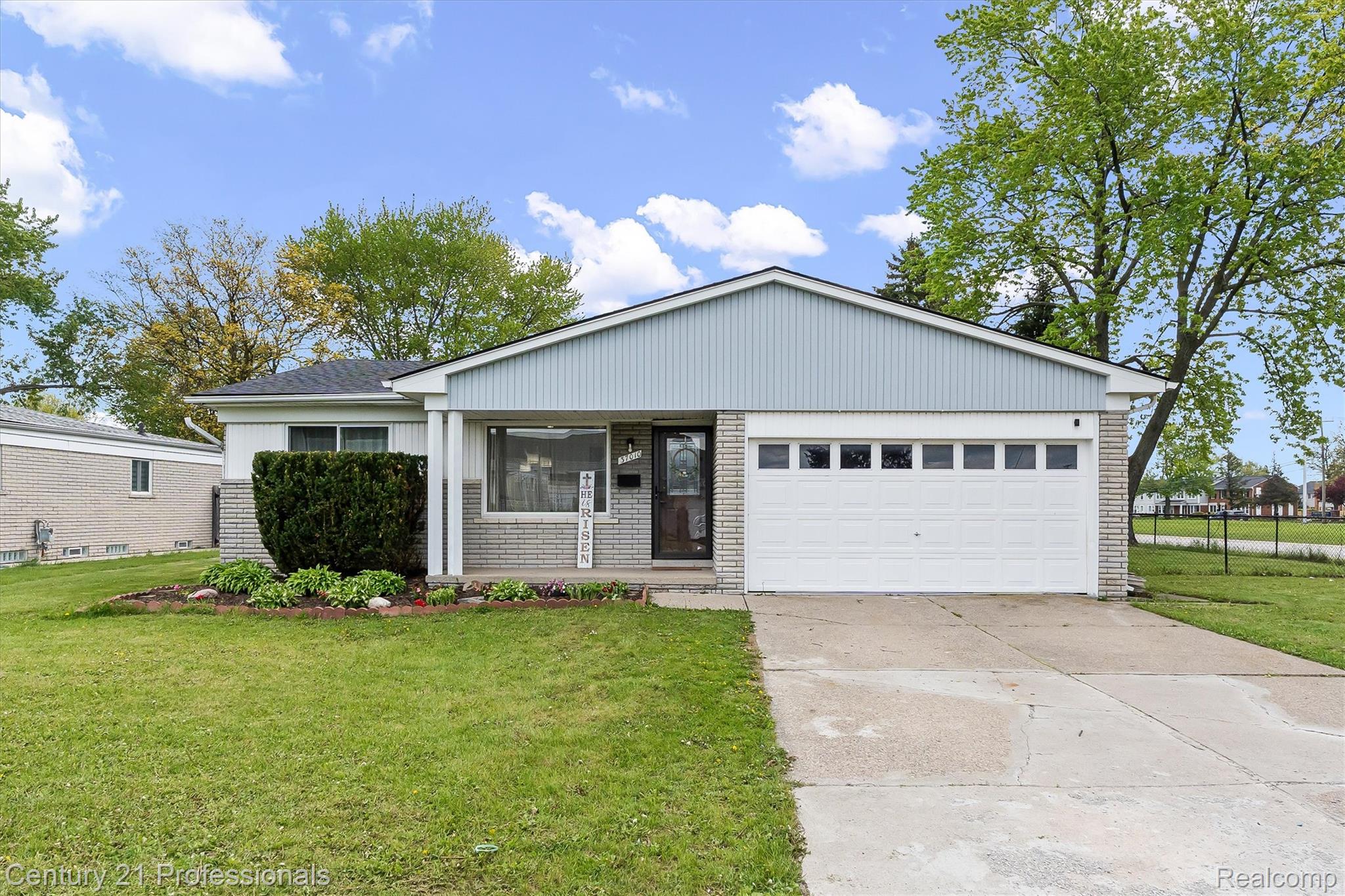 37010 Calka Drive Property Photo 29