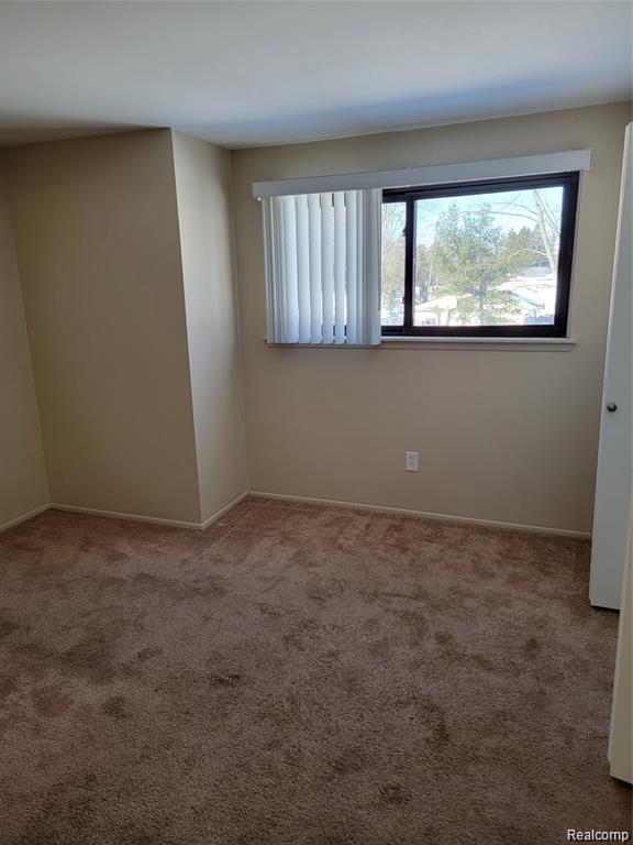 1661 Wimbledon Property Photo 8
