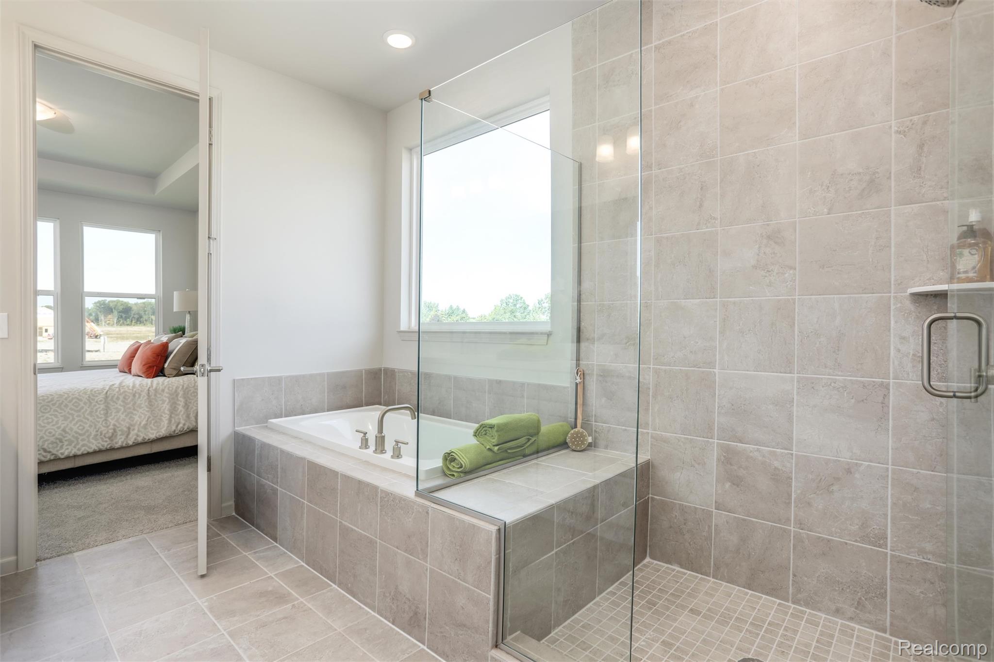 2352 Provencal Drive Property Photo 17