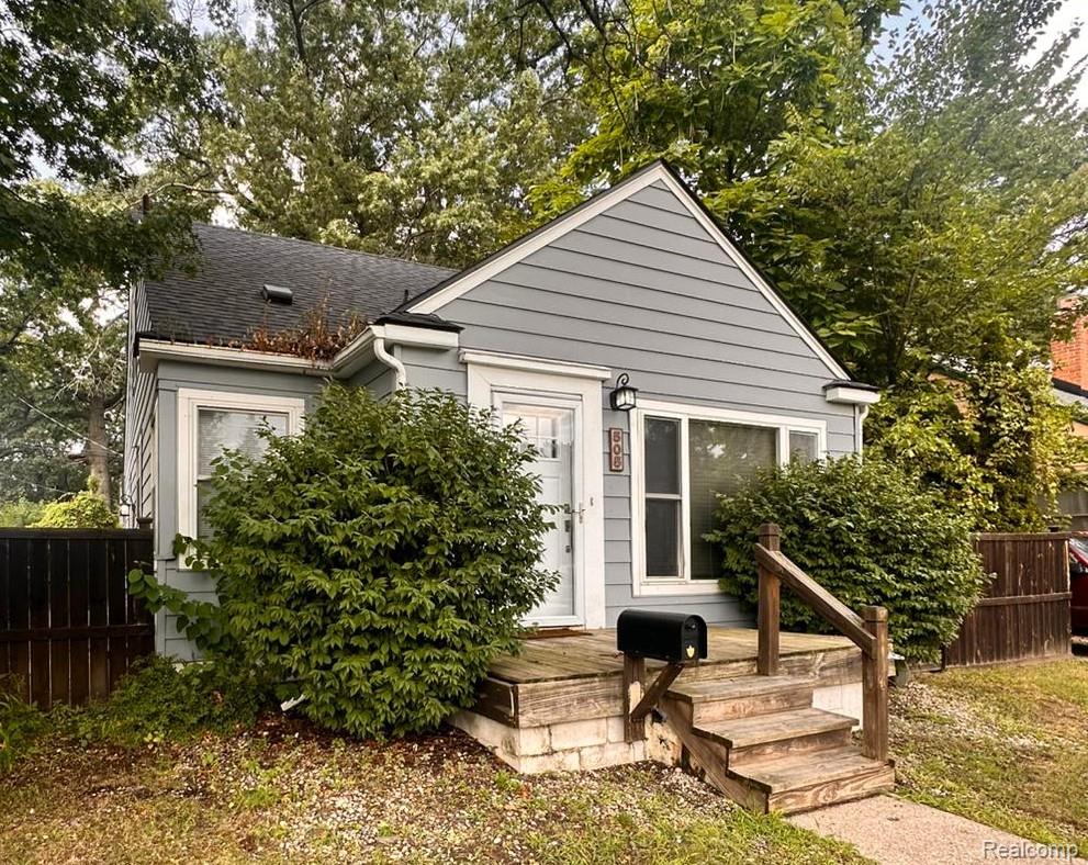 505 Gardendale Street Property Photo 3