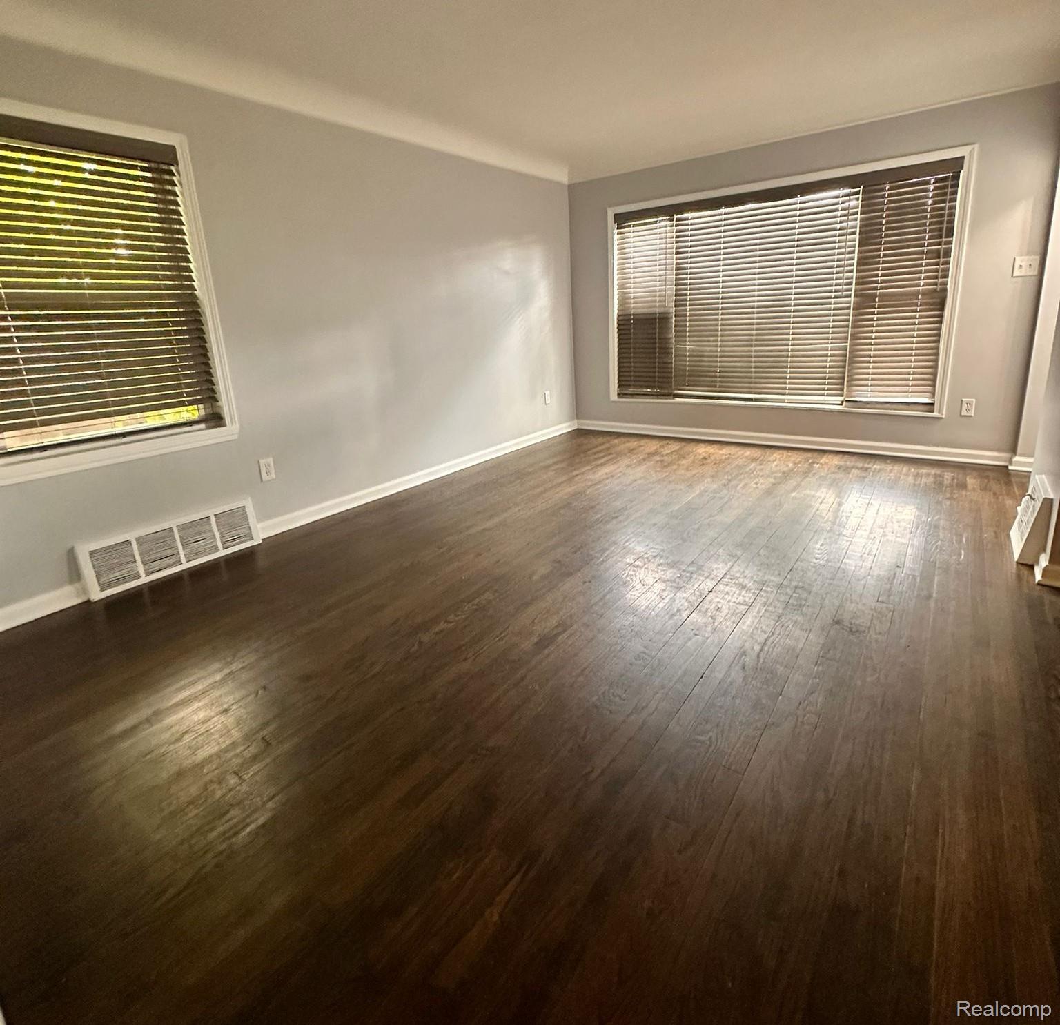 505 Gardendale Street Property Photo 7