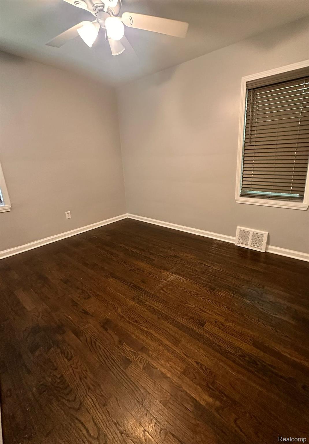 505 Gardendale Street Property Photo 8
