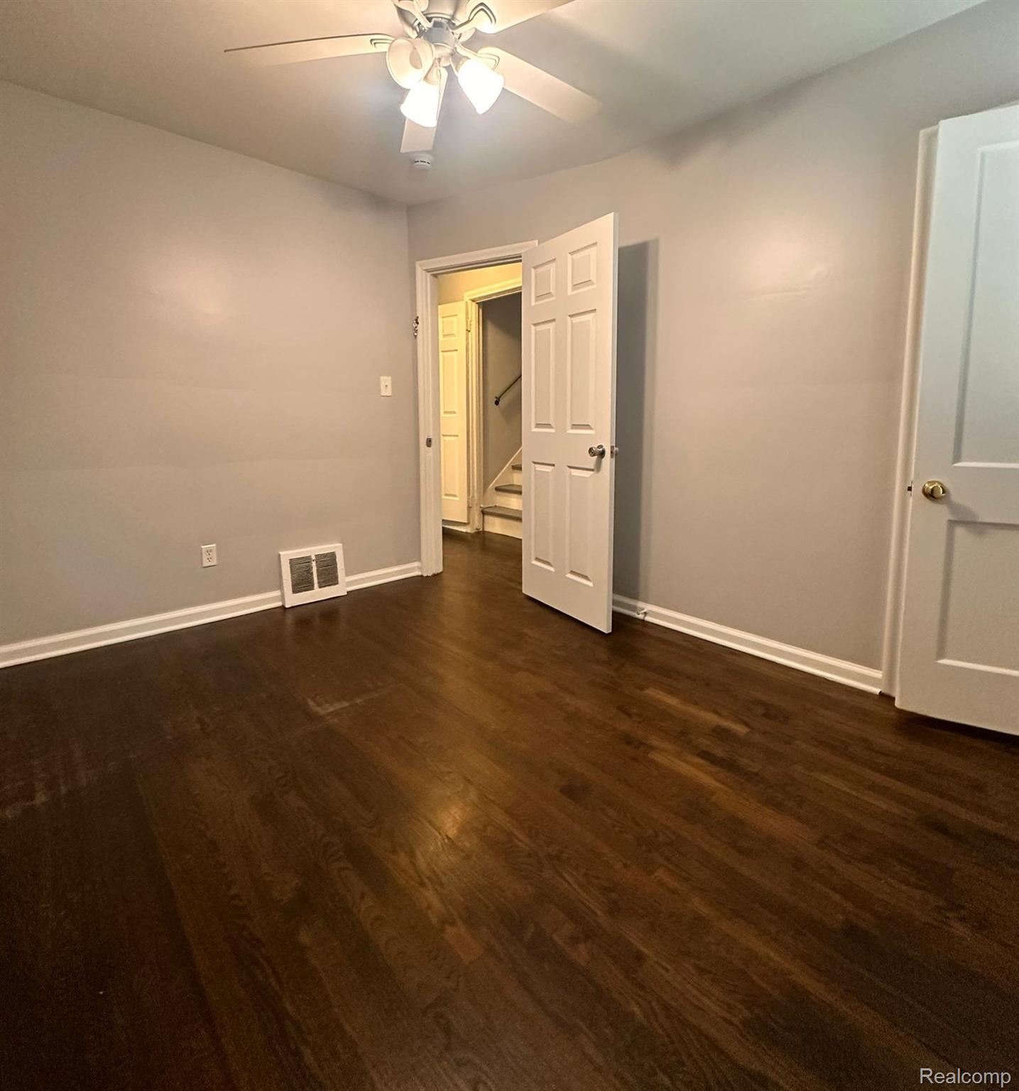505 Gardendale Street Property Photo 9