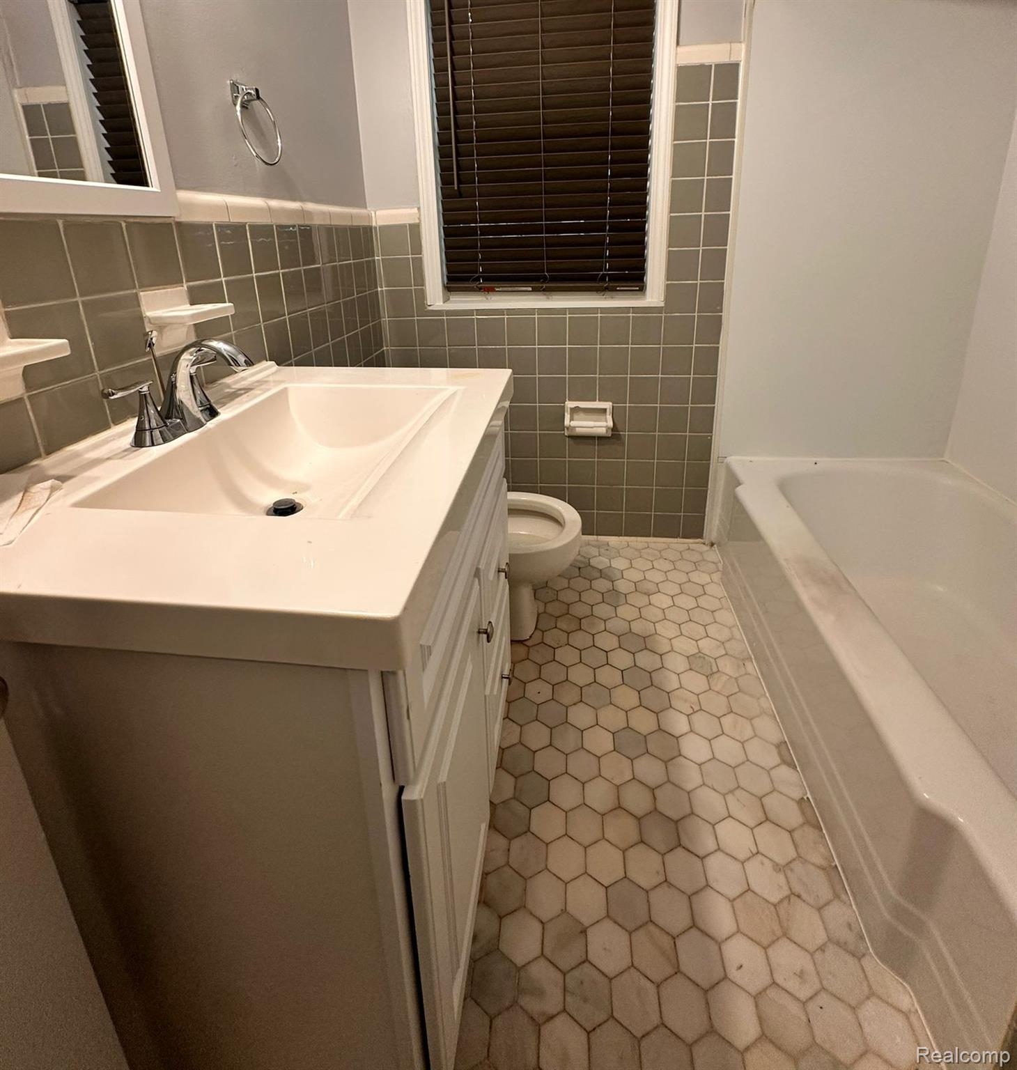 505 Gardendale Street Property Photo 11
